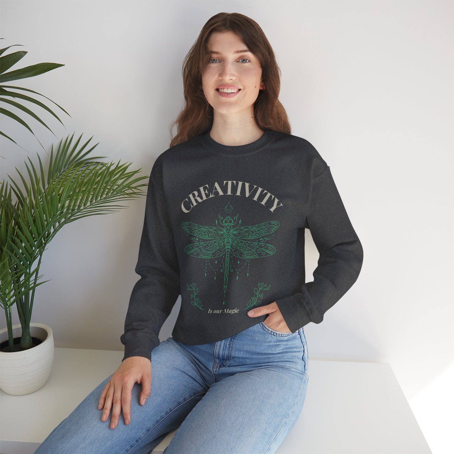 Creative Dragonfly Sweatshirt, Unisex Crewneck, Cozy Gift, Artistic Apparel, Inspiration Style, Ideal for Artists