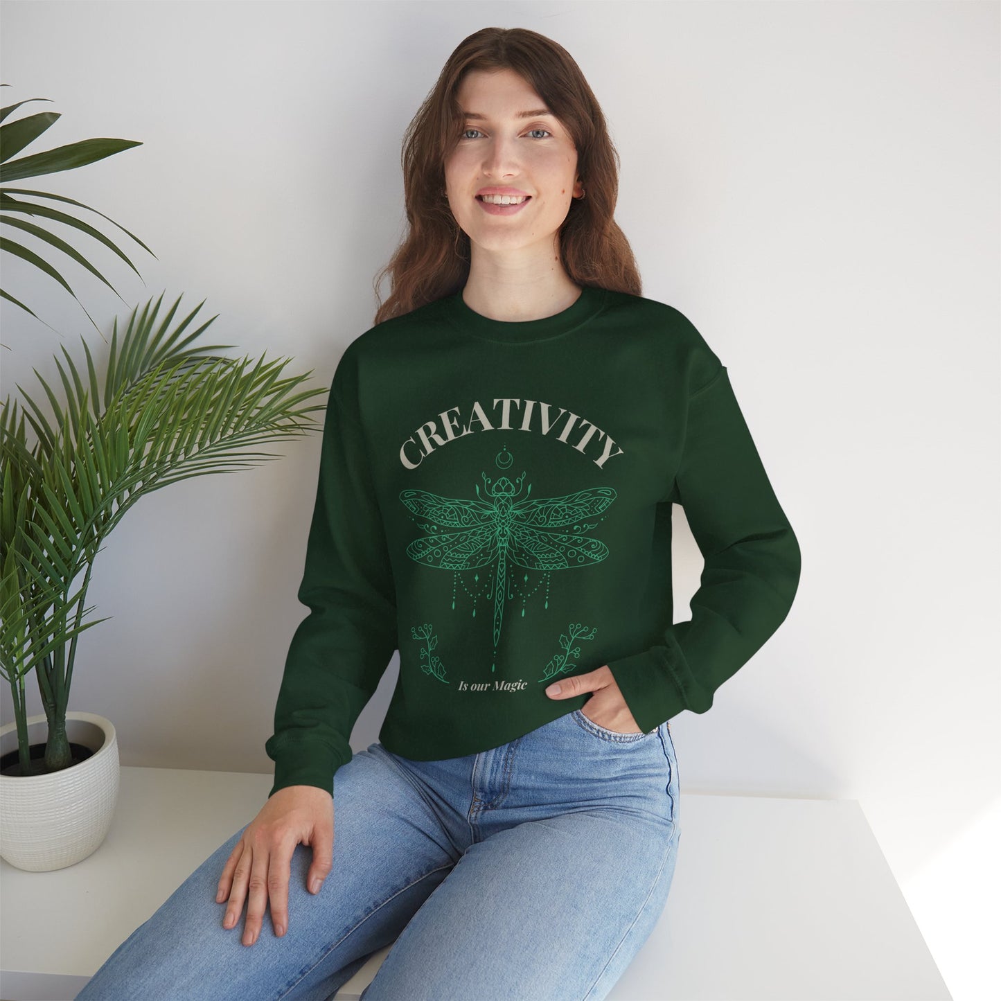 Creative Dragonfly Sweatshirt, Unisex Crewneck, Cozy Gift, Artistic Apparel, Inspiration Style, Ideal for Artists